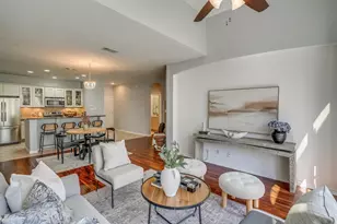 1020 Texas St, Fort Worth, TX 76102 - Photo 2