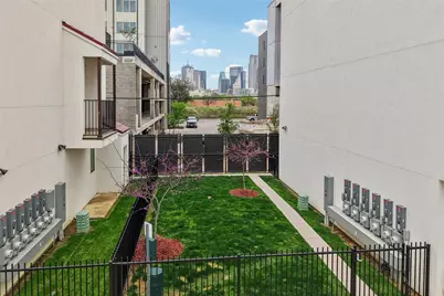 1775 Novela Way, Dallas, TX 75215 - Photo 32