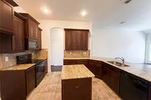 3717 Dutch Iris Ln, Forest Hill, TX 76140 - Photo 2