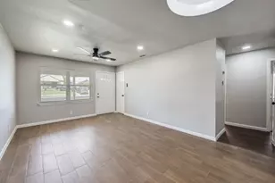 1913 San Antonio St, Grand Prairie, TX 75051 - Photo 6