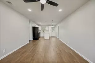 1913 San Antonio St, Grand Prairie, TX 75051 - Photo 6