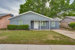 1913 San Antonio St, Grand Prairie, TX 75051 - Photo 4
