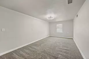 1913 San Antonio St, Grand Prairie, TX 75051 - Photo 12