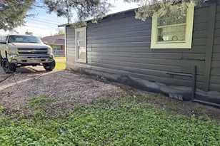 813 S Smith St, Ennis, TX 75119 - Photo 32