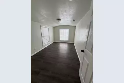 813 S Smith Street, Ennis, TX 75119 - Photo 6