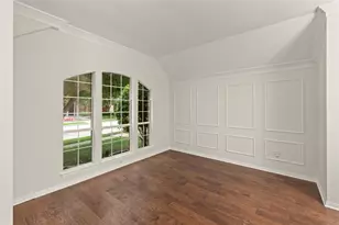 8513 Mill Creek Rd, Irving, TX 75063 - Photo 6