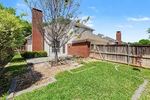 337 Touchdown Dr, Irving, TX 75063 - Photo 32