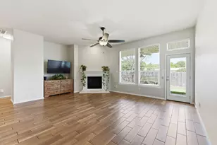 817 Huebner Way, Burleson, TX 76028 - Photo 18