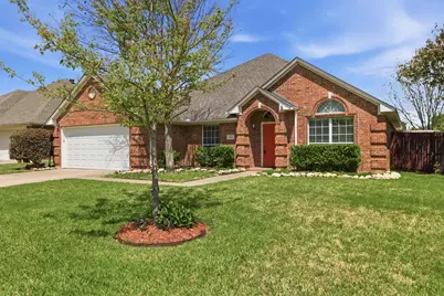 817 Huebner Way, Burleson, TX 76028 - Photo 2
