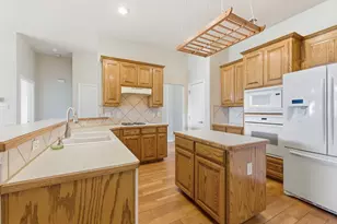 817 Huebner Way, Burleson, TX 76028 - Photo 12