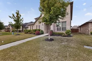 73 River Oaks Blvd, Waxahachie, TX 75165 - Photo 2