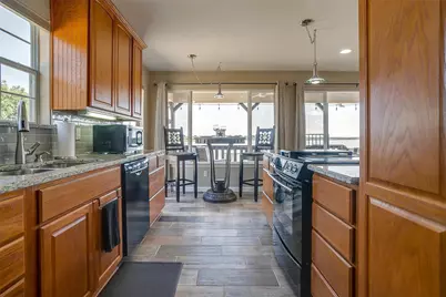 5901 Parkside Court, Granbury, TX 76048 - Photo 8