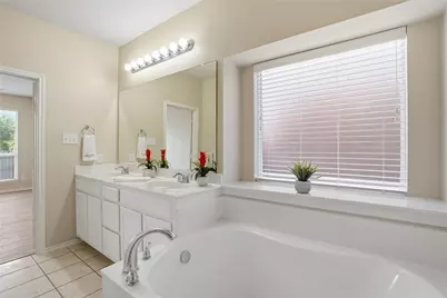 6361 Redeagle Creek Drive, Fort Worth, TX 76179 - Photo 26