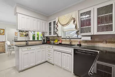 109 Oak Forest Trail, Euless, TX 76039 - Photo 12