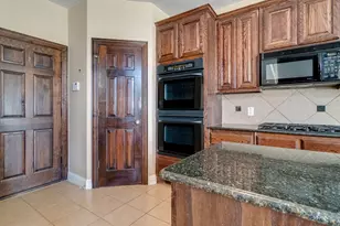 8394 Fullerton St, Lantana, TX 76226 - Photo 18