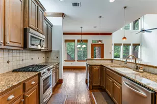 4617 Kaitlyn Ln, Grapevine, TX 76051 - Photo 4