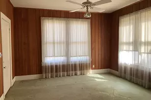 1303 W 3rd Ave, Corsicana, TX 75110 - Photo 14