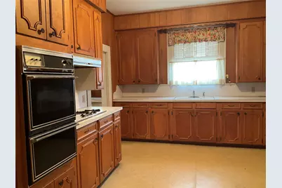 1303 W 3rd Avenue, Corsicana, TX 75110 - Photo 10