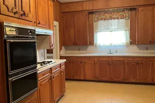 1303 W 3rd Ave, Corsicana, TX 75110 - Photo 10