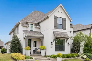 704 Streetside Ln, Argyle, TX 76226 - Photo 2