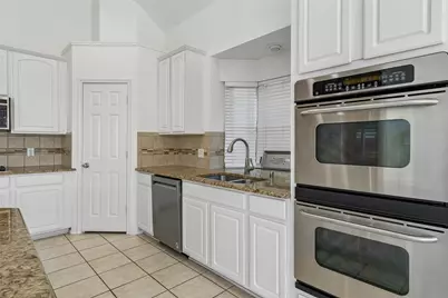 11821 Stephenville Drive, Frisco, TX 75035 - Photo 14