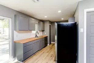 225 Independence Dr, Garland, TX 75043 - Photo 12