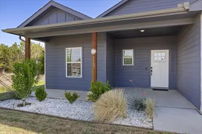 5707 Stonegate Circle, Granbury, TX 76048 - Photo 2