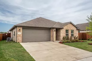 1406 Quail Crk Dr, Cleburne, TX 76033 - Photo 2