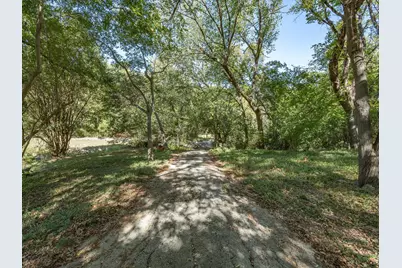 121 Little John Drive, DeSoto, TX 75115 - Photo 4