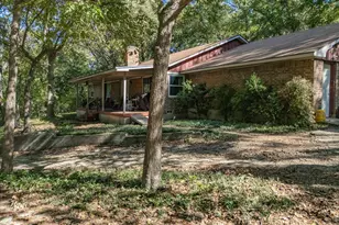 121 Little John Dr, DeSoto, TX 75115 - Photo 2