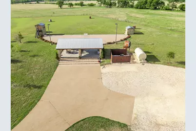 887 Hcr 3110 N, Abbott, TX 76621 - Photo 34