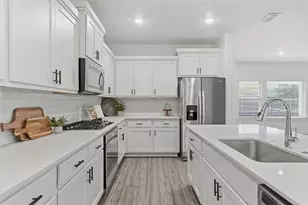 10640 Tonkala Dr, Fort Worth, TX 76179 - Photo 2