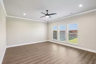 1045 Nighthawk Trl, Alvarado, TX 76009 - Photo 4