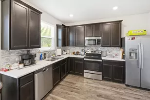 10701 Kestrel Ct, Waco, TX 76708 - Photo 2