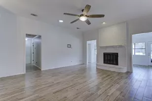 6921 Weatherwood Rd, Fort Worth, TX 76133 - Photo 12