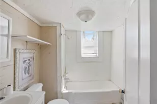 1821 Johnson St, Greenville, TX 75401 - Photo 6