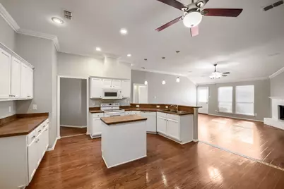 915 Hidden Oaks Drive, Burleson, TX 76028 - Photo 14