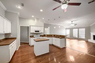 915 Hidden Oaks Dr, Burleson, TX 76028 - Photo 14