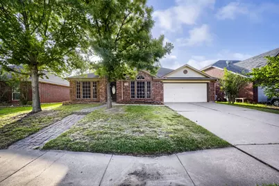 915 Hidden Oaks Drive, Burleson, TX 76028 - Photo 1