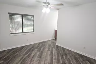 6908 Sunflower Cir N, Fort Worth, TX 76120 - Photo 8