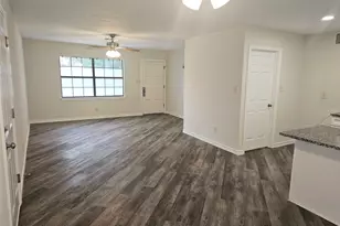 6908 Sunflower Cir N, Fort Worth, TX 76120 - Photo 2