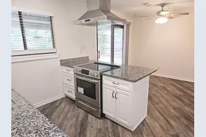 6908 Sunflower Circle N, Fort Worth, TX 76120 - Photo 6