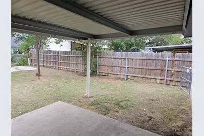 6908 Sunflower Circle N, Fort Worth, TX 76120 - Photo 18
