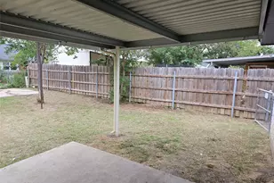 6908 Sunflower Cir N, Fort Worth, TX 76120 - Photo 18
