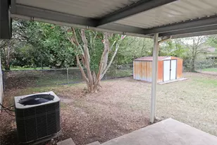 6908 Sunflower Cir N, Fort Worth, TX 76120 - Photo 20