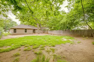 212 W 1st St, Weatherford, TX 76086 - Photo 40