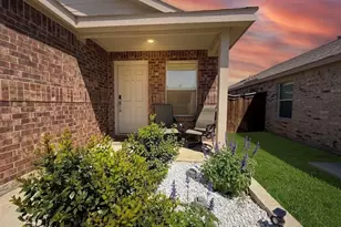 14033 Earlham St, Pilot Point, TX 76258 - Photo 6