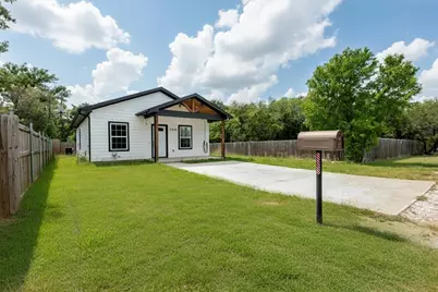 3516 Tomahawk Drive, Granbury, TX 76048 - Photo 2