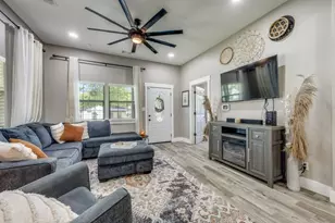 608 Baker St, Denison, TX 75020 - Photo 6