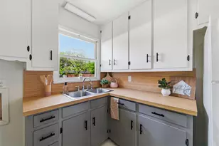 1308 Rose Ave, Cleburne, TX 76033 - Photo 4